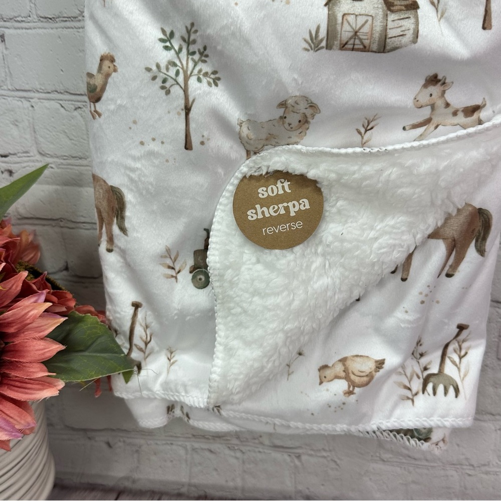 NWT tiny farm friends Reversible Baby Blanket barnyard animals tractor neutral - Picture 4 of 6